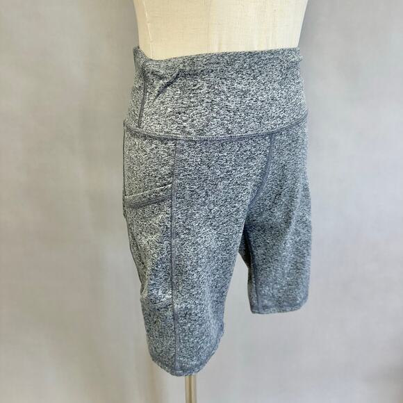 Zobha gray space dye twist crop top and biker short set Size Medium - Picture 7 of 16
